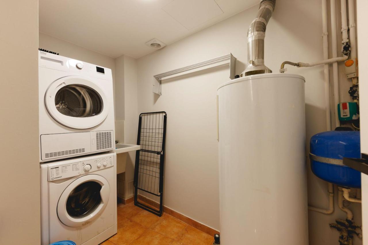 Bravissimo Cort Reial Duplex, Spacious With 3 Bedrooms Girona Eksteriør billede